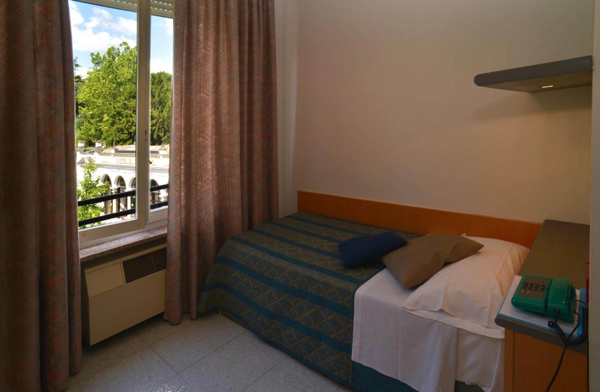 Hotel Salus Sant'Andrea Bagni ภายนอก รูปภาพ