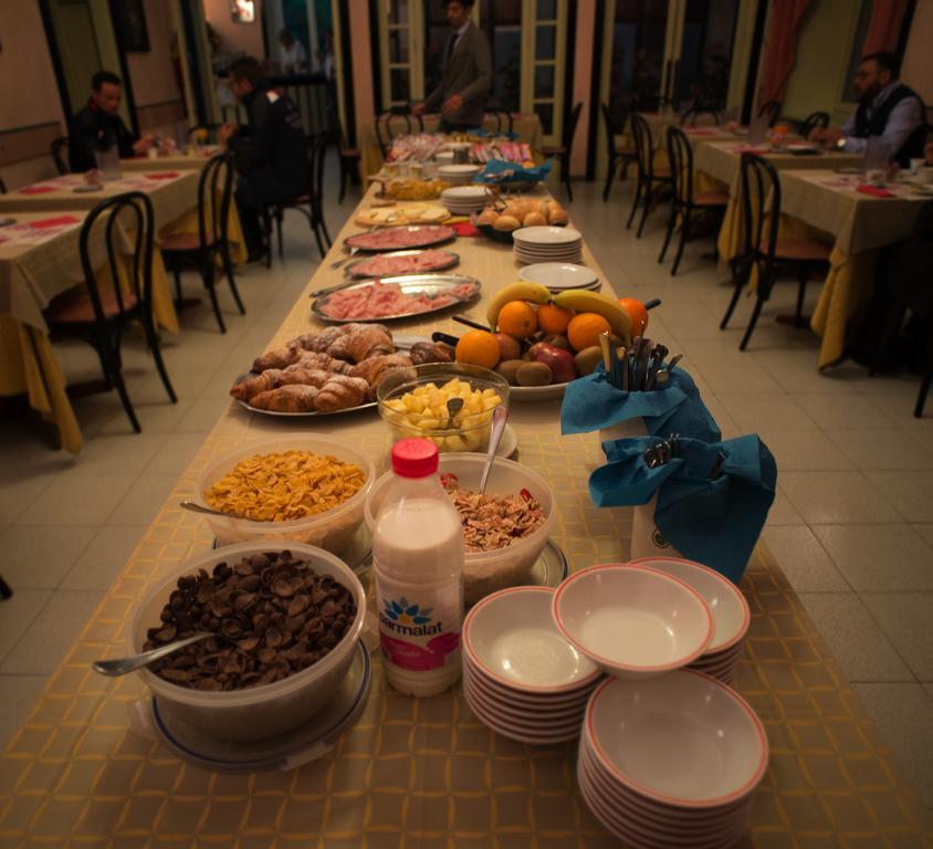 Hotel Salus Sant'Andrea Bagni ภายนอก รูปภาพ
