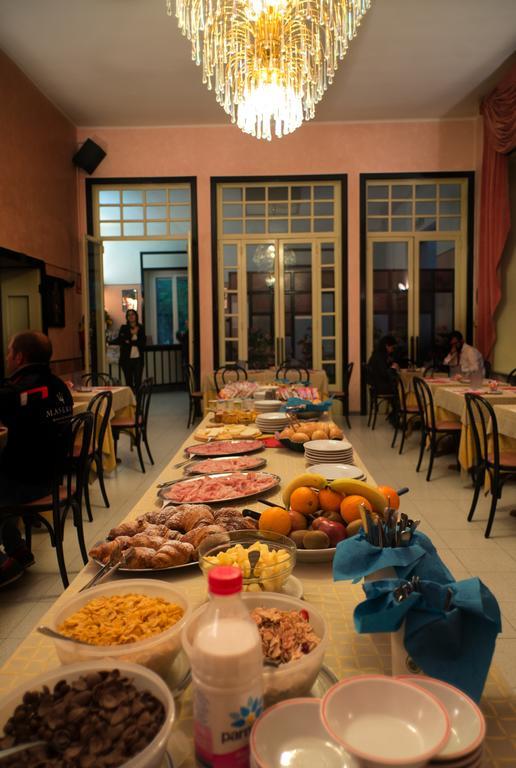 Hotel Salus Sant'Andrea Bagni ภายนอก รูปภาพ
