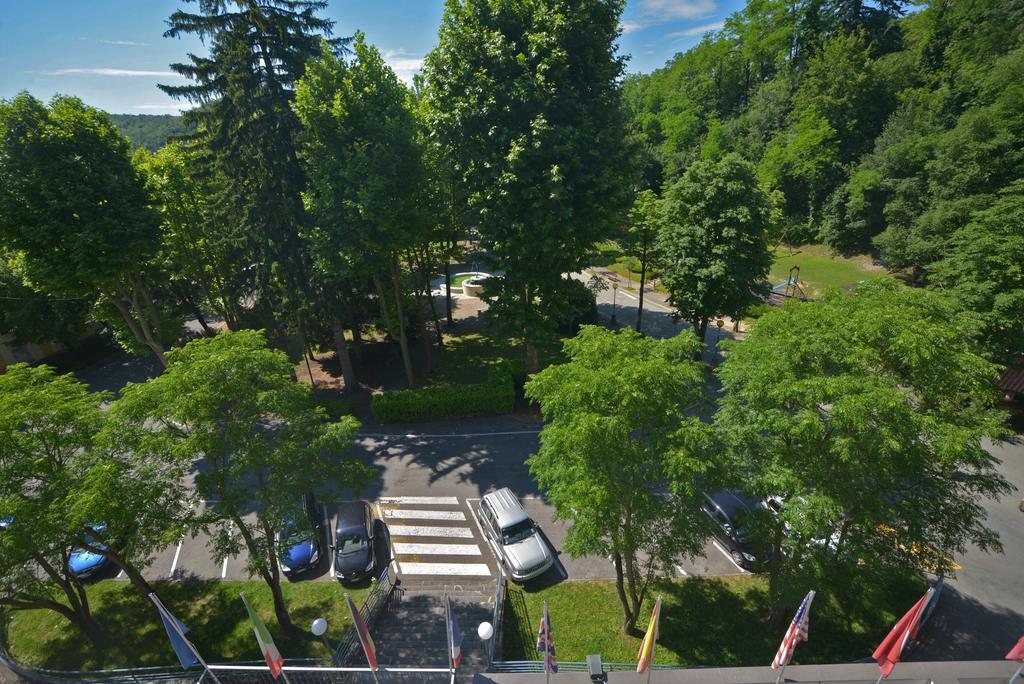 Hotel Salus Sant'Andrea Bagni ภายนอก รูปภาพ