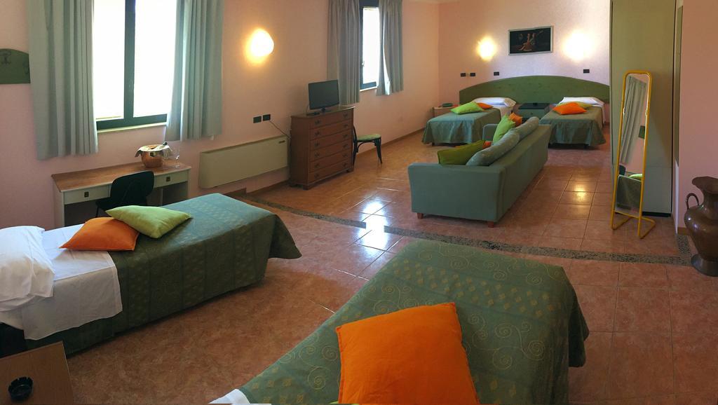 Hotel Salus Sant'Andrea Bagni ภายนอก รูปภาพ