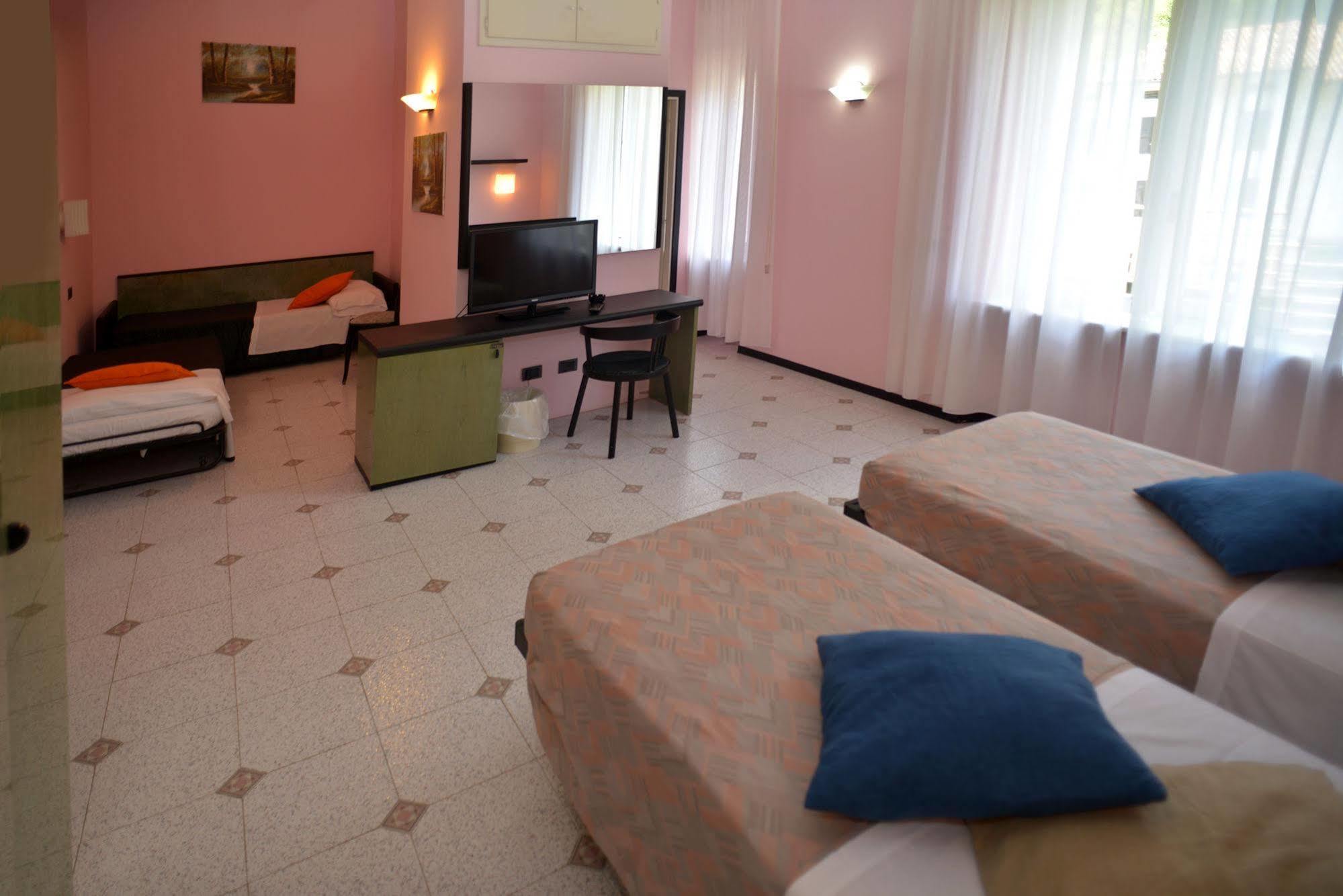 Hotel Salus Sant'Andrea Bagni ภายนอก รูปภาพ