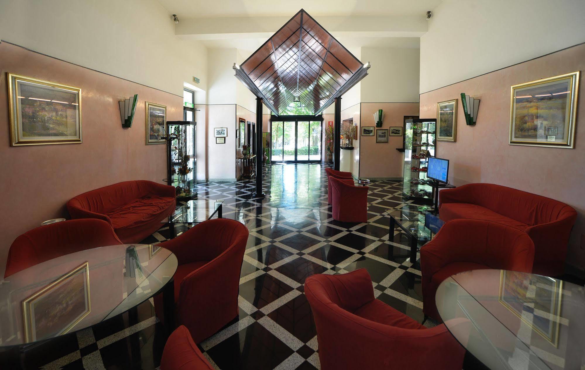 Hotel Salus Sant'Andrea Bagni ภายนอก รูปภาพ