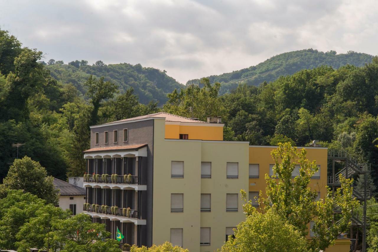 Hotel Salus Sant'Andrea Bagni ภายนอก รูปภาพ