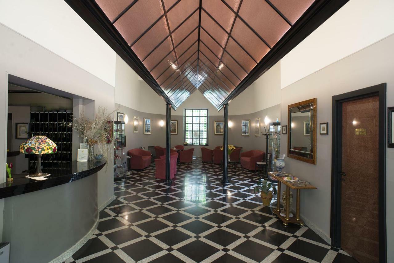 Hotel Salus Sant'Andrea Bagni ภายนอก รูปภาพ